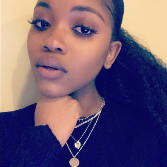 Meet your Posher, Kemi - Picture 1 of 1